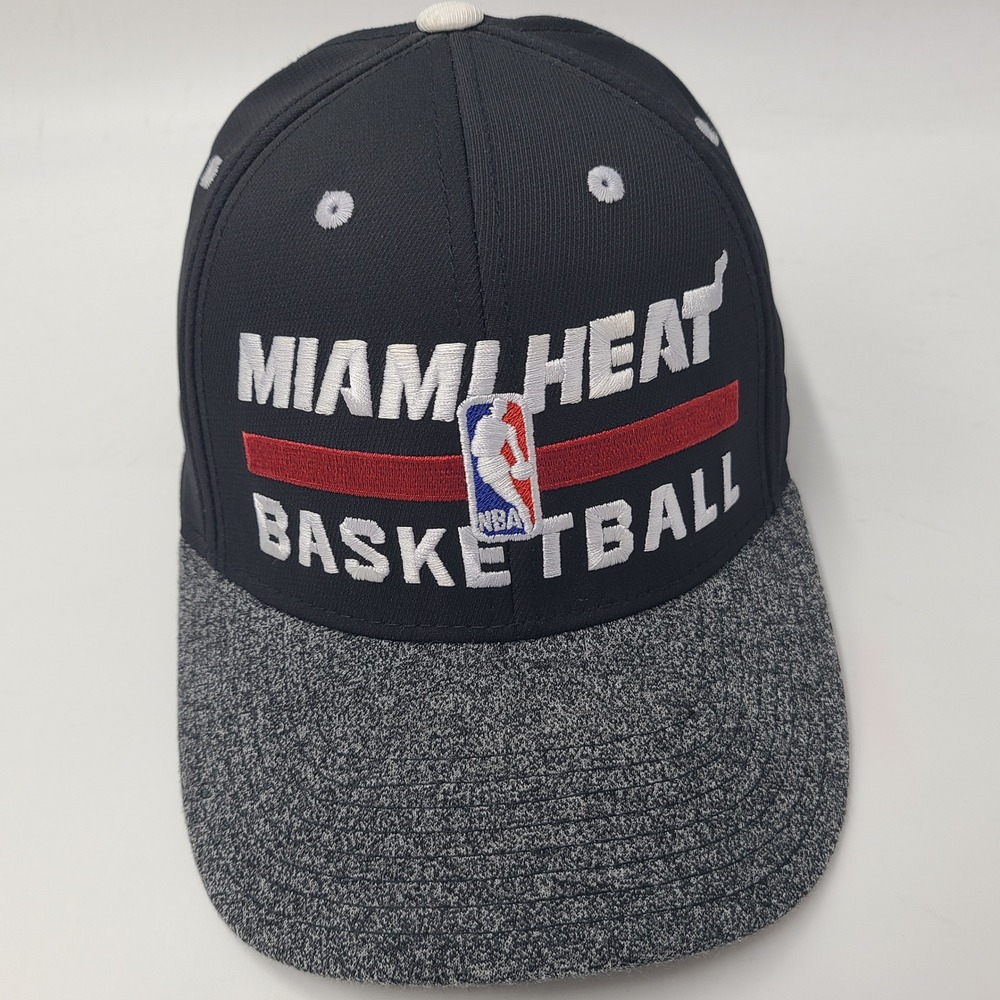 Miami Heat Hat Fitted S-M Adidas Black Gray NBA Basketball Logo Polyester Men